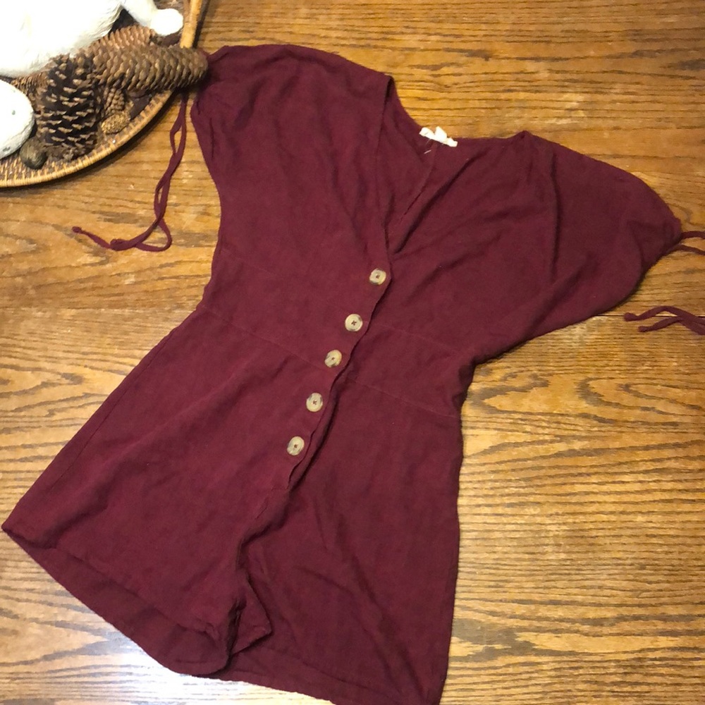 NWOT L.A. Hearts linen blend romper